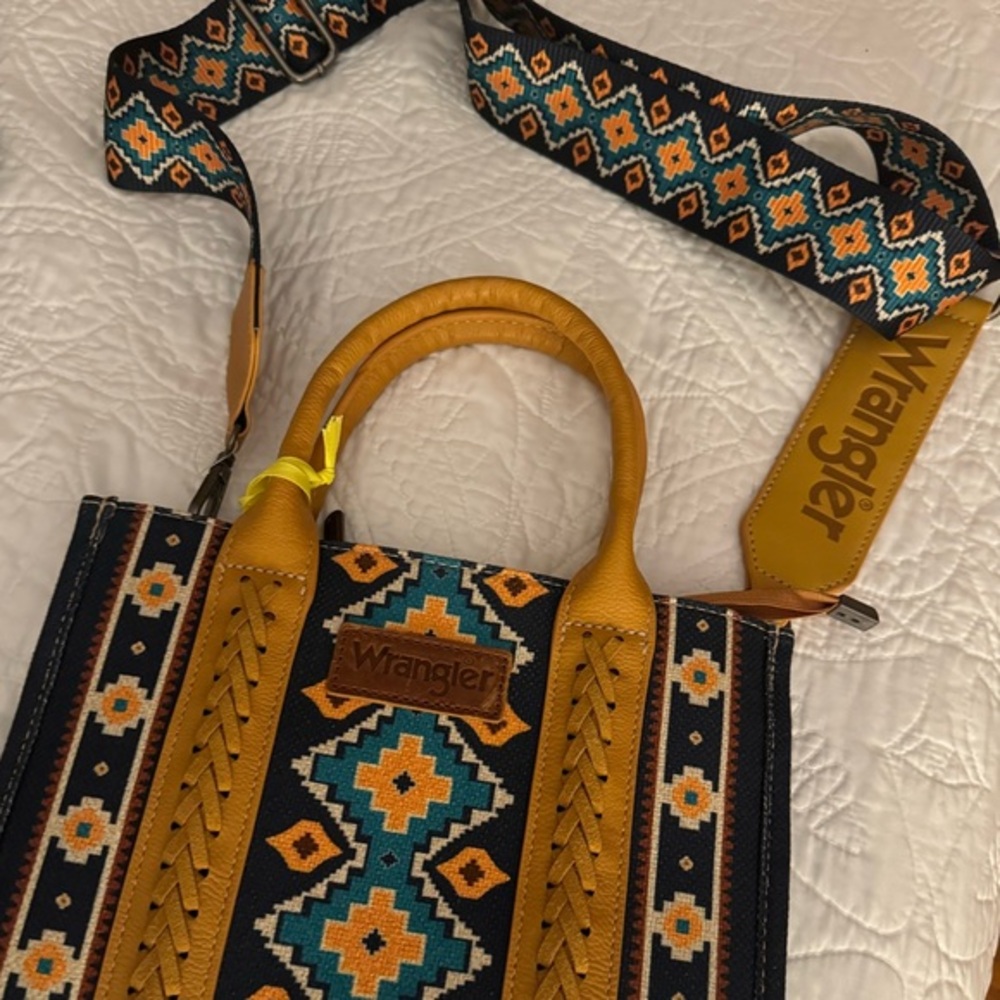 WRANGLER canvas purse w/ leather details,adjustable strap, cool pattern! Zoom in